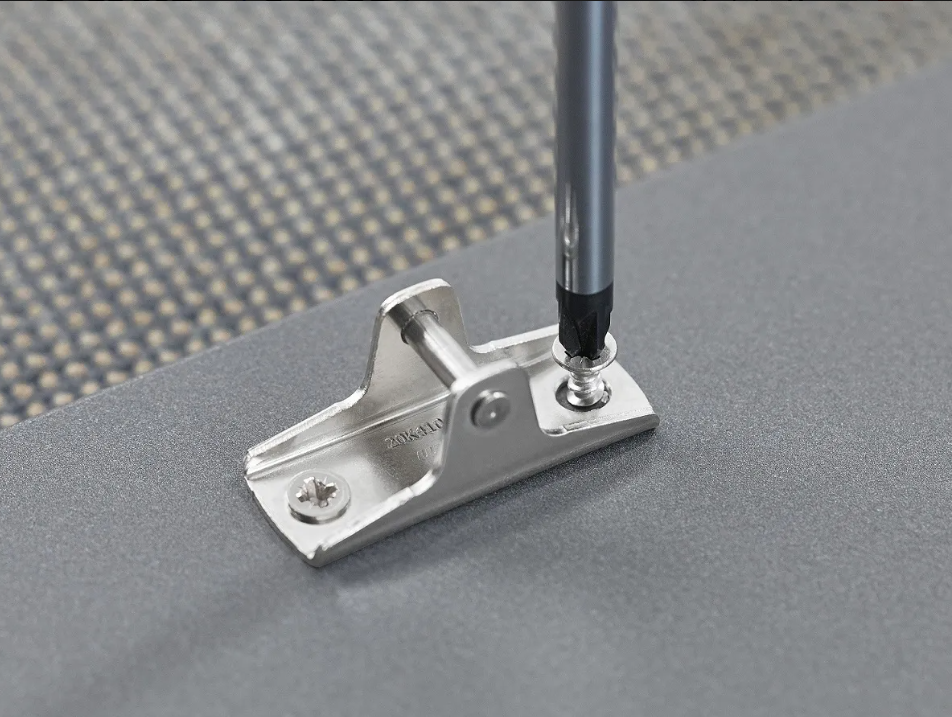 Aventos HK-XS Lever Arm Door Mounting Plate for Wood And Wide Aluminum, Screw-On, Nickel-Plated