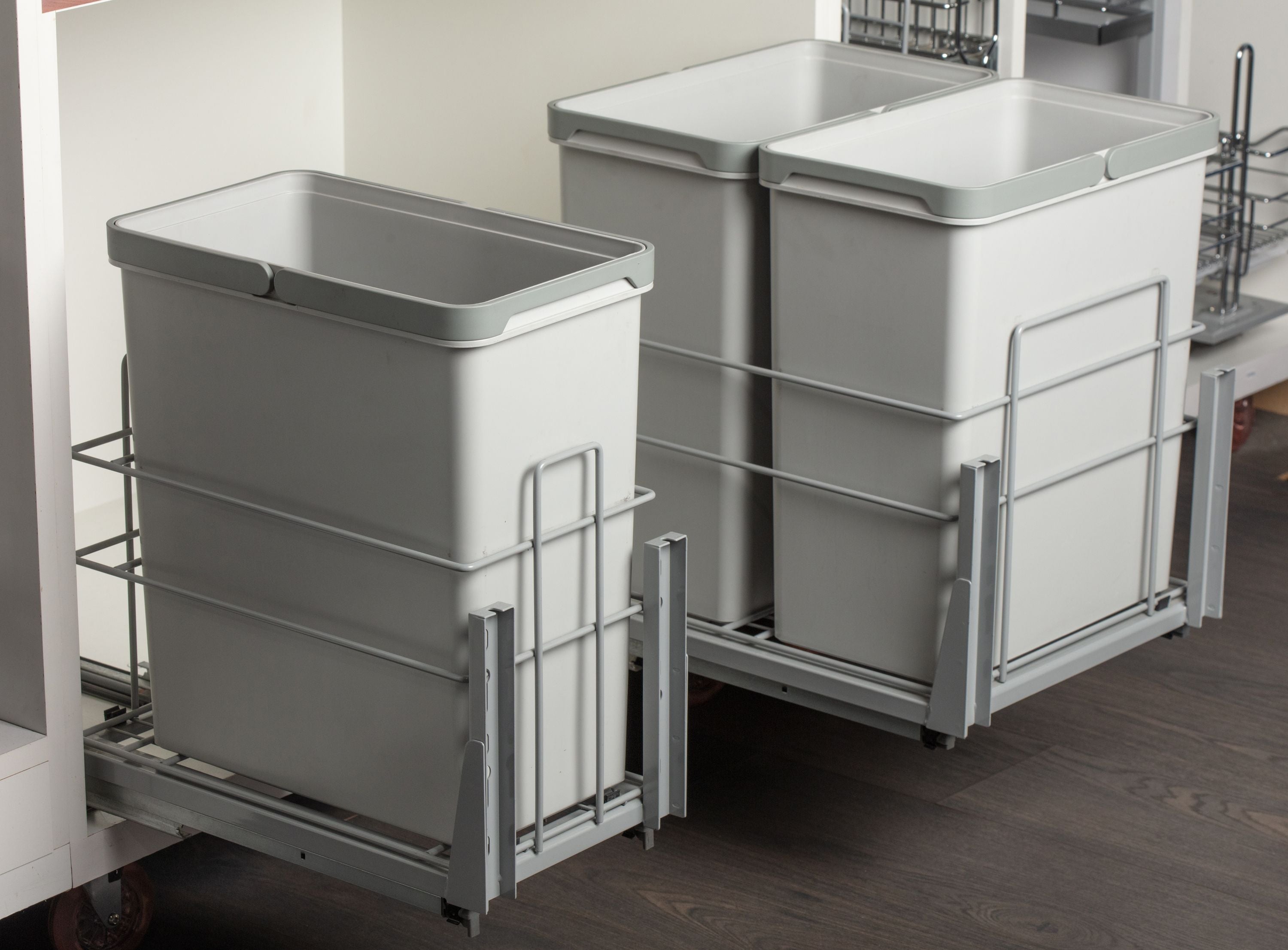 Single Waste Bin 1X28L Soft Close White