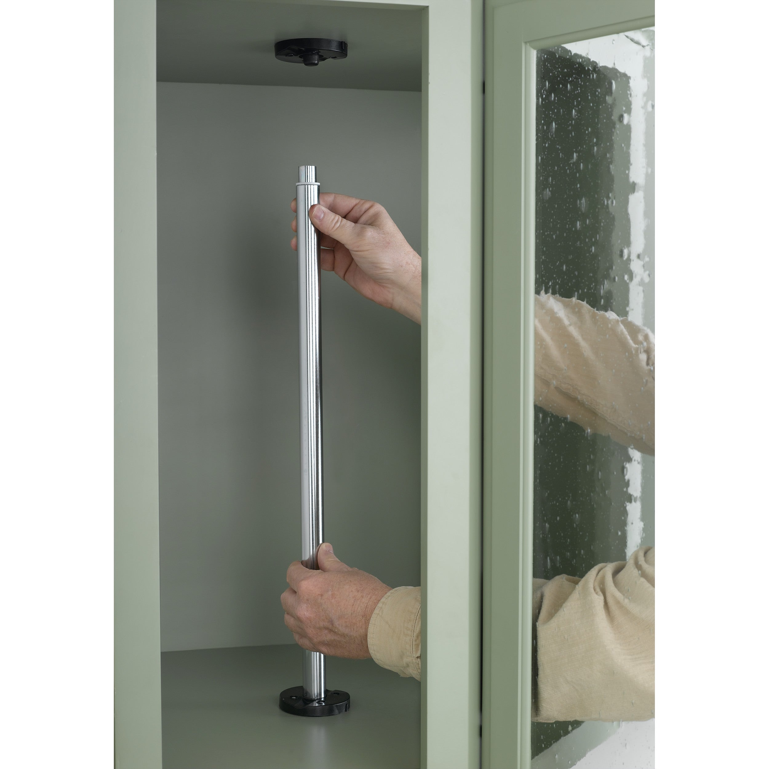 18 in White Polymer Full Cir Lazy Susans 3-Shelf White  18 in (457 mm) W x 18 in (457 mm) D x 31 in (787 mm) H