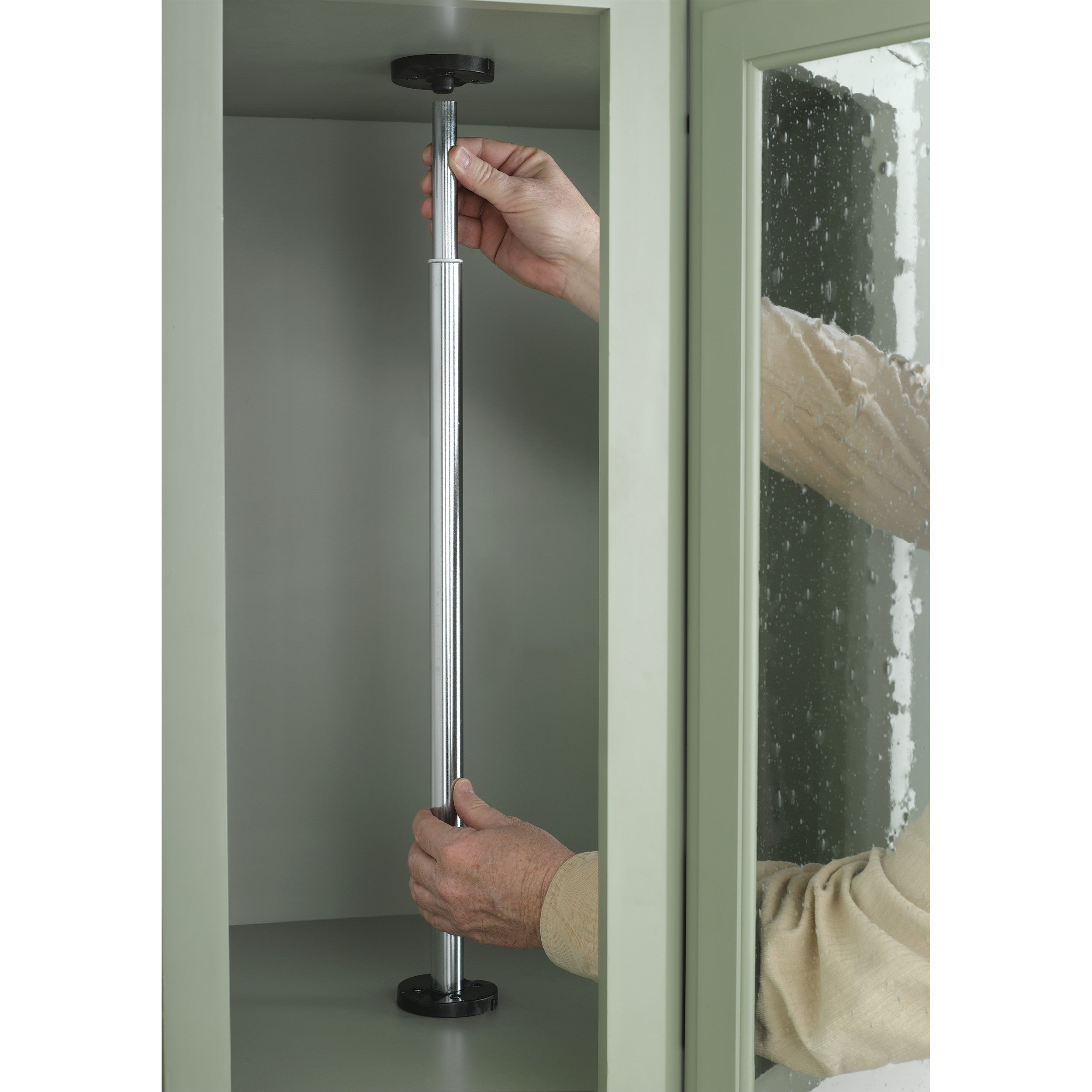 18 in White Polymer Full Cir Lazy Susans 3-Shelf White  18 in (457 mm) W x 18 in (457 mm) D x 31 in (787 mm) H