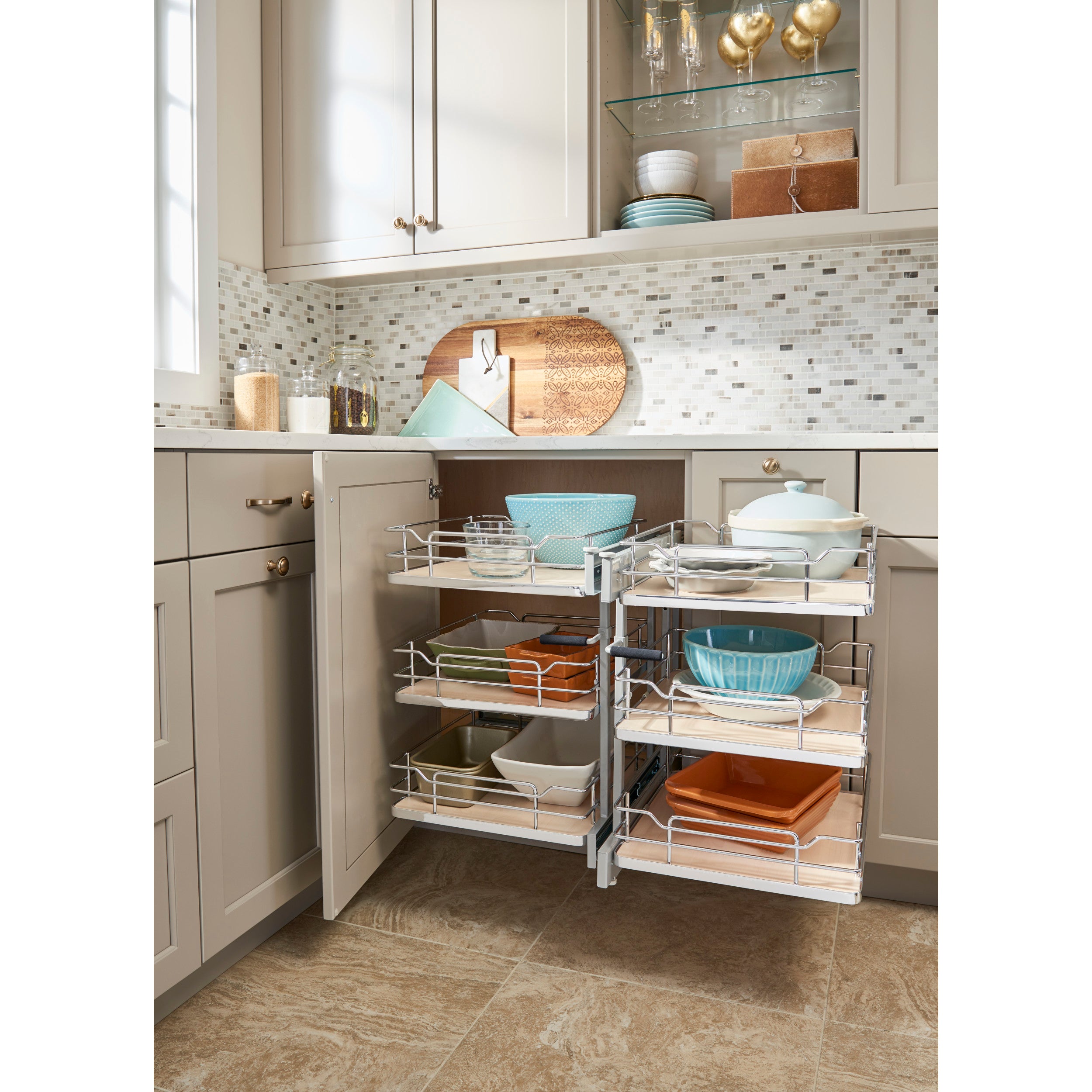 15 in. Maple Three-Tier Organizer w/Soft-Close Natural  26.25 in (667 mm) W x 20.25 in (514 mm) D x 24 in (610 mm) H